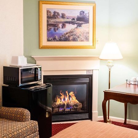 Fireside Inn And Suites Bangor Exterior foto